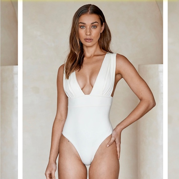 ✨NWT✨ ARUBA Ivory One Piece Monday Swimwear - Picture 6 of 7